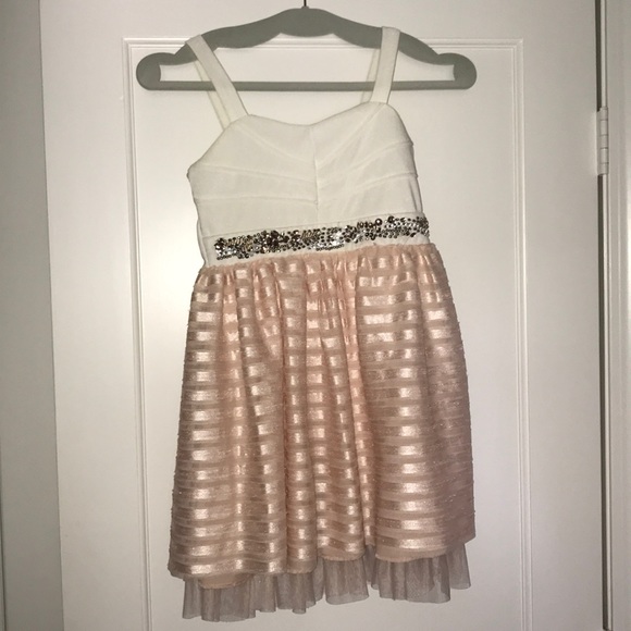 Girls dress - Picture 1 of 2